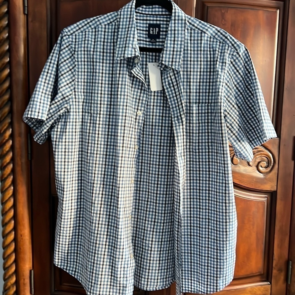 Gap Men’s short sleeved button down collared cotton shirt - size XL-NWT
